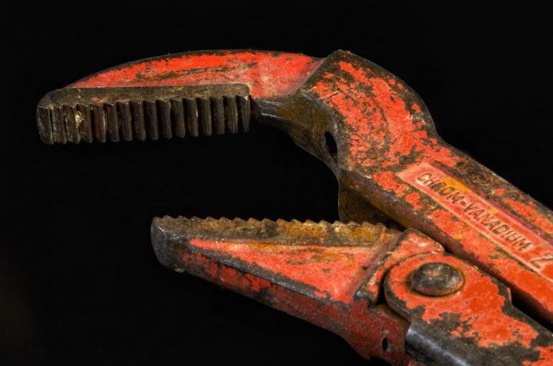 plombier-ST BLAISE-min_pipe-wrench-318084